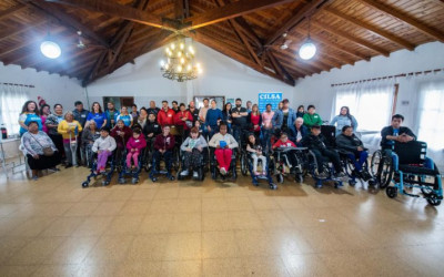 Santa Fe: Se entregaron más de 30 sillas de ruedas