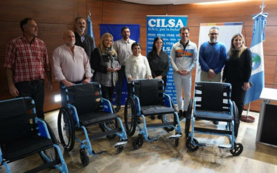 Instituciones de Neuquén recibieron sillas de ruedas