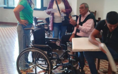 31 familias de Mar del Plata recibieron sillas de ruedas