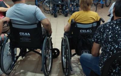 Santa Fe: Vecinos de zona norte recibieron sillas de ruedas